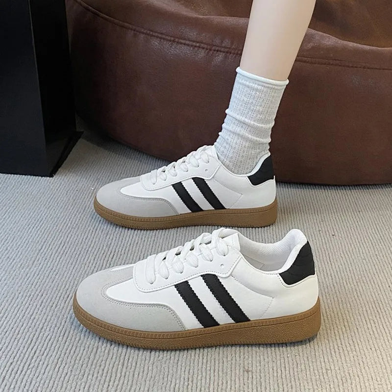2025 Women Sports Shoes Fashion Casual Flats Vulcanize Shoes Ladies Outdoor Walking Sneakers Women Comfortable Classical Shoe