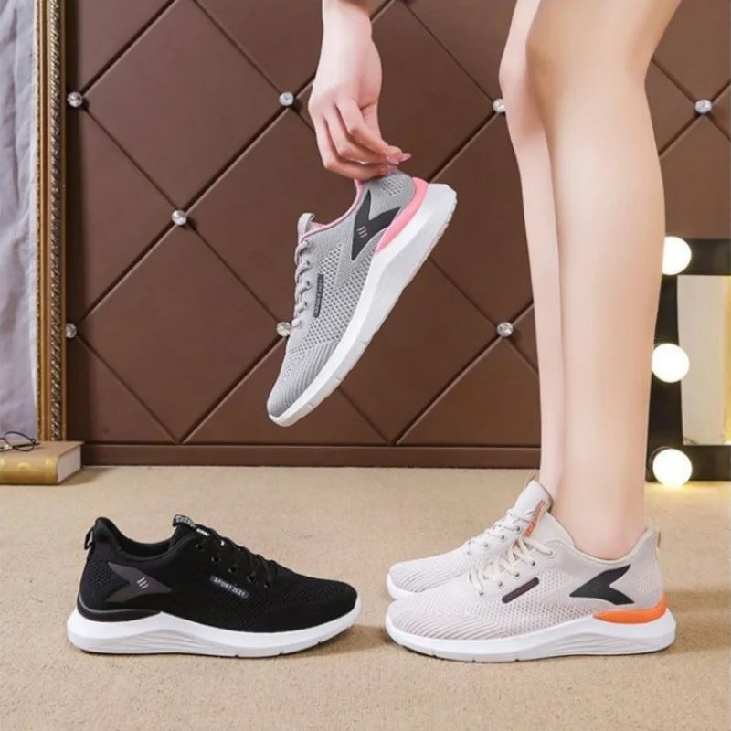 Lightweight and breathable running shoes for ladies, suitable for spring and autumn seasons. Multi-functional casual sports shoe